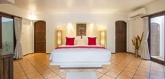 <b>TWO BEDROOM TROPICAL POOL VILLA</b>